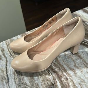 Nude Rockport Heels